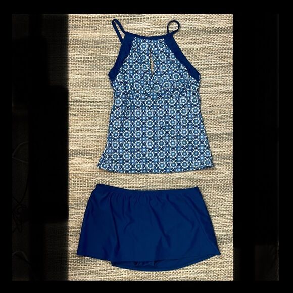 Ellen Tracy Blue Patterned Tankini Size 8 - Picture 1 of 14